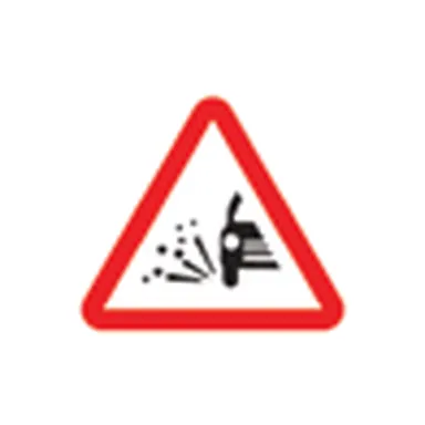 UAE road sign: Loose gravel or chippings