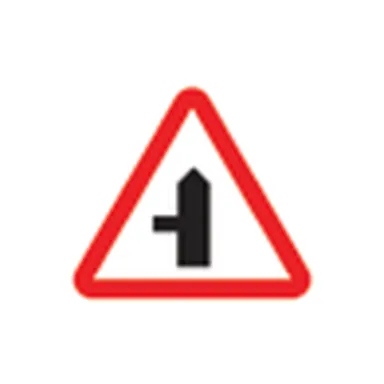 UAE road sign: Junction left